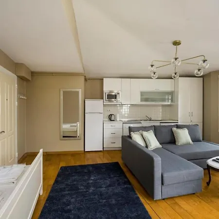 Cool Bright Studio W Terrace & Sea Views! #125 Apartament *
