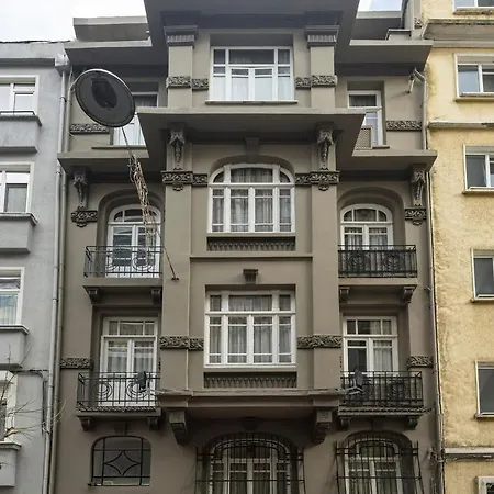 Cool Bright Studio W Terrace & Sea Views! #125 Apartament *